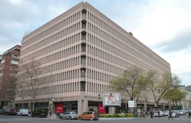 Exterior del Edificio Beatriz, nueva ubicación de Baker & McKenzie en Madrid.