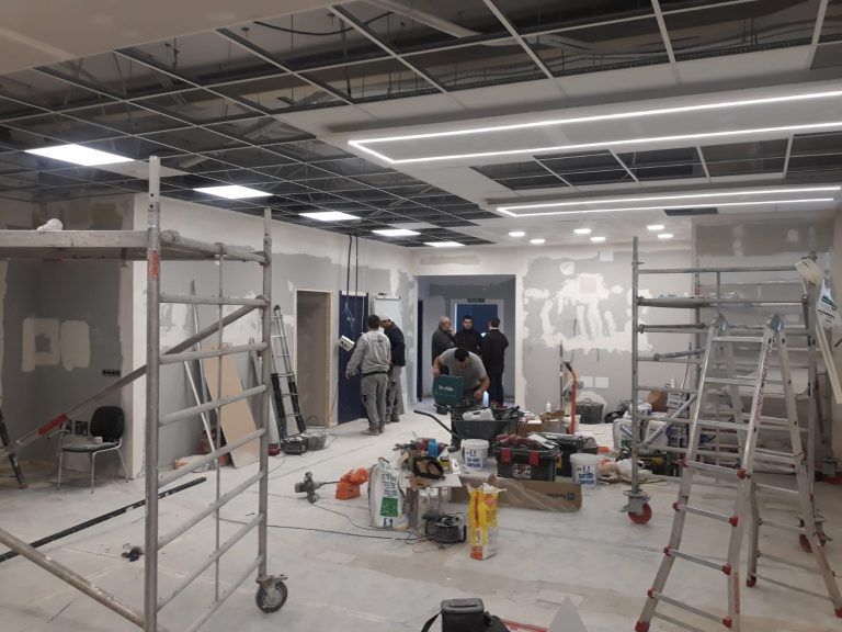 Reforma las oficinas de MFC MOLDES en Alcalá de Henares